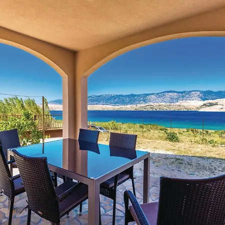 Stunning In Pag With Wifi Casa de Férias *
