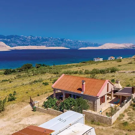 Casa de Férias Stunning In Pag With Wifi Pag Town